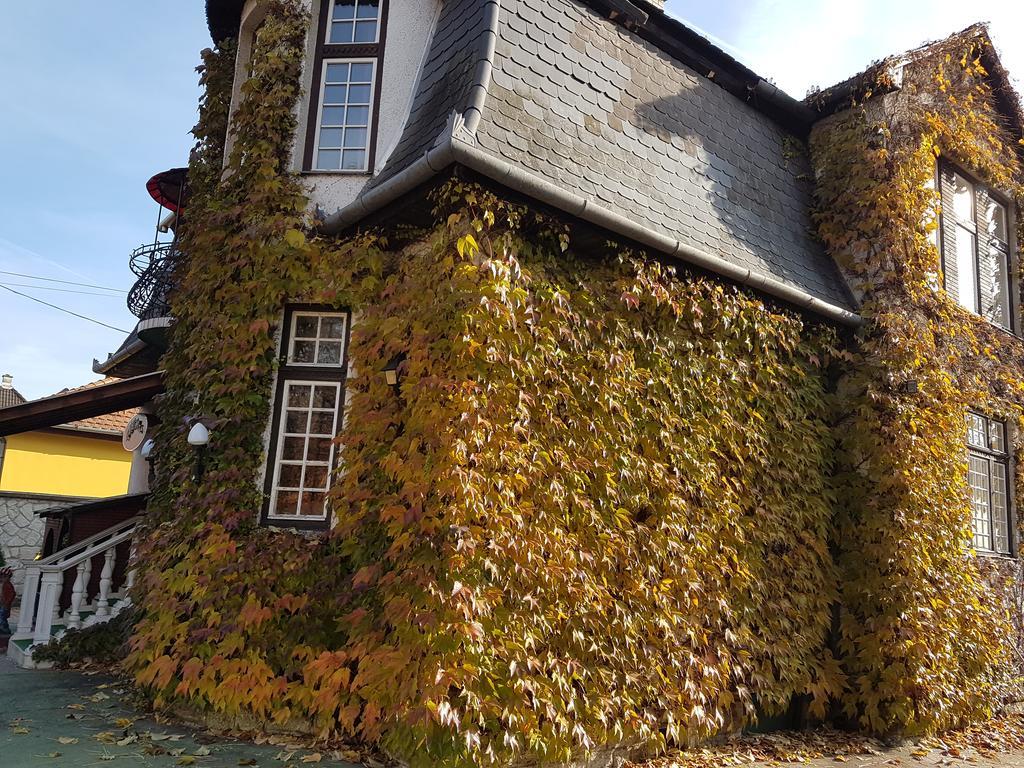 Fiáker Panzió Miskolc Esterno foto